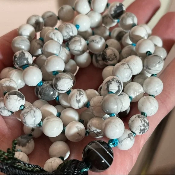 Vintage Y2K Boho Southwestern white howlite banded agate Long Mala Bead Necklace - Picture 11 of 16